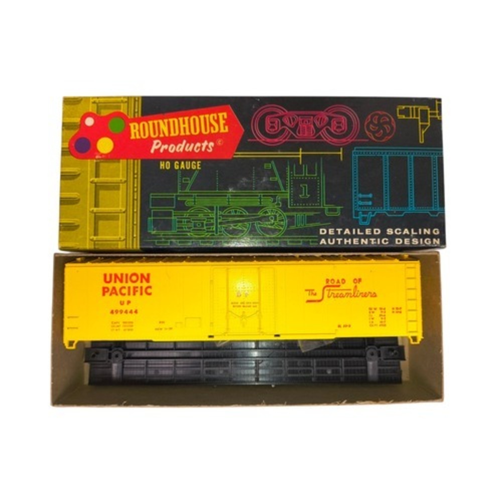 Roundhouse B55 Union Pacific 50' Plug Door Boxcar Road #499444 HO Scale